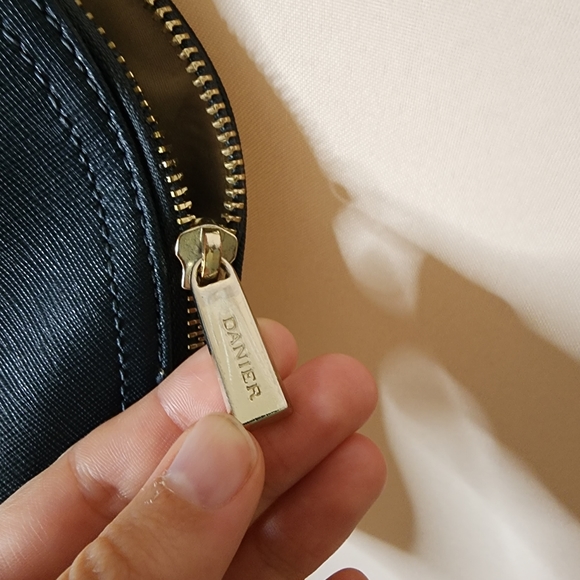 Genuine Leather Danier Top Handle Purse In A Dark Blue almost Black - Picture 2 of 13